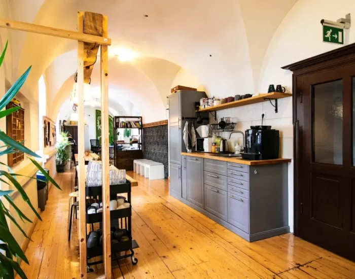 Közösségi tér a Door Office coworking irodában