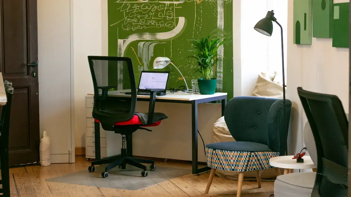 Nyugodt és változatos munkakörnyezet a szegedi Door Office coworking irodáiban