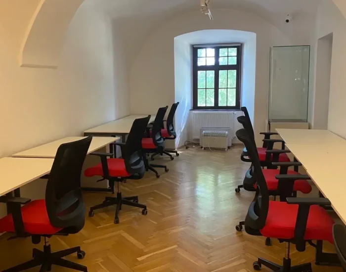 Irodabérlés a szegedi Door Office coworking irodában