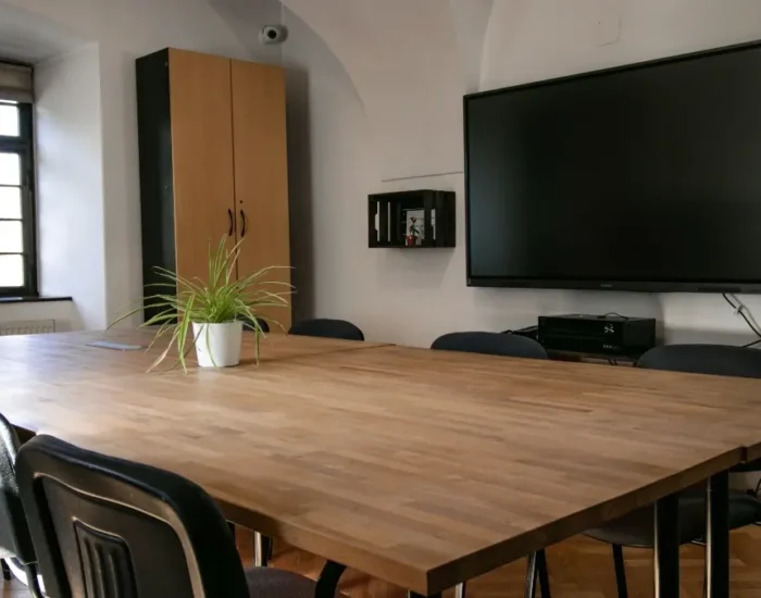 Tárgyalóbérlés rendszeresen vagy alkalmanként a Door Office szegedi coworking irodájában üzleti megbeszélésekhez
